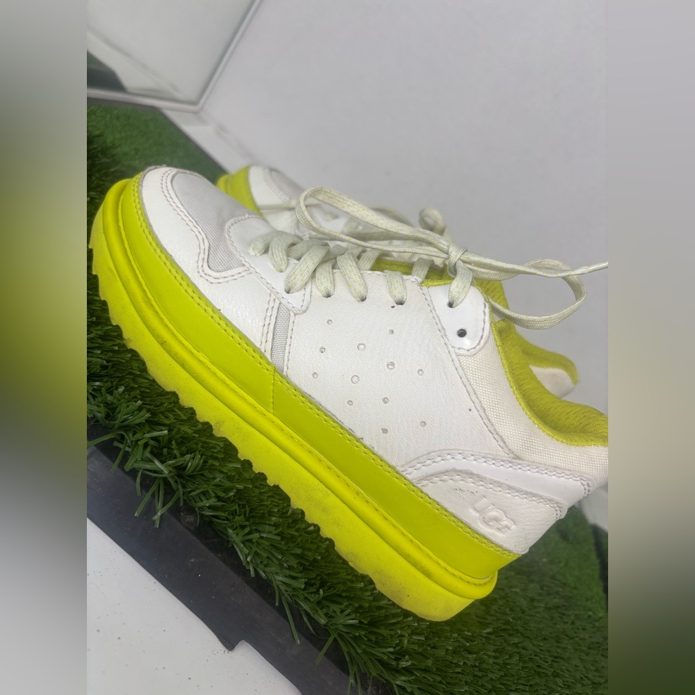 Uggs Platform Sneakers Highland Shoes Treadlite White Yellow Women's Size 3